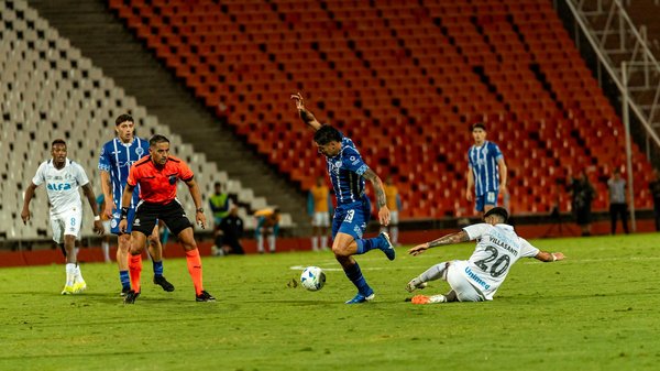 Frischer Style: So integrierst du Vintage-Kleider mit modernen Akzenten!